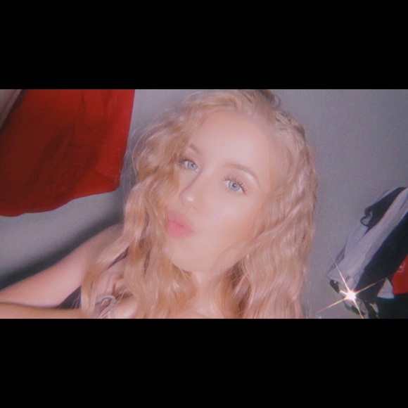 Meet your Posher, Paige - Picture 1 of 1